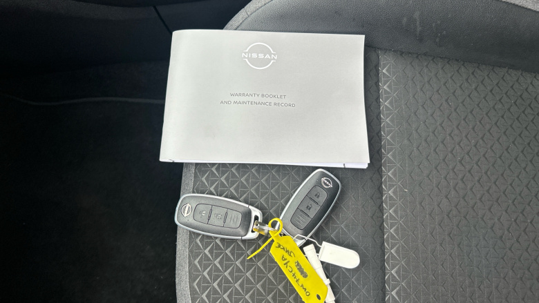 Nissan Juke 1.0 DiG-T N-Connecta 5dr DCT Petrol Hatchback